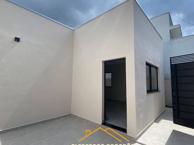 #11 - Casa para Venda em Pouso Alegre - MG
