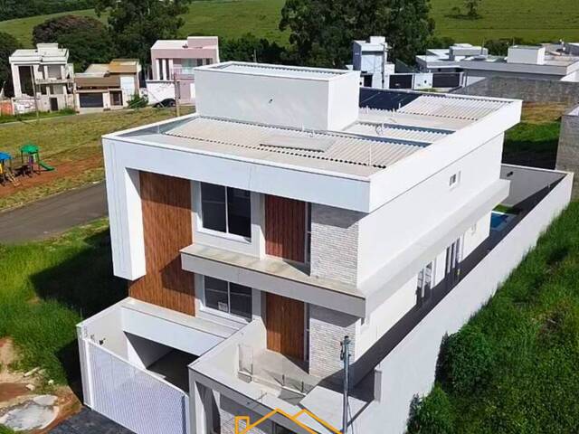 #69 - Casa para Venda em Pouso Alegre - MG