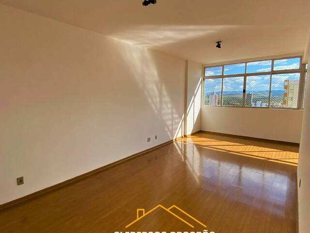 #79 - Apartamento para Venda em Pouso Alegre - MG